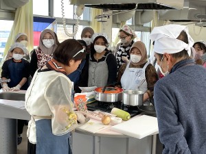 �F�J�s���ی𗬋���@���E�̕�����m�낤�I�`�t�B���s���ҁ`